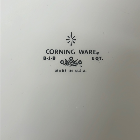 Vintage Corningware 1 QT Green and White Casserole Dish - Picture 3 of 3